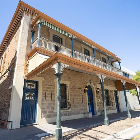 Base Camp Hostel アデレード エクステリア 写真