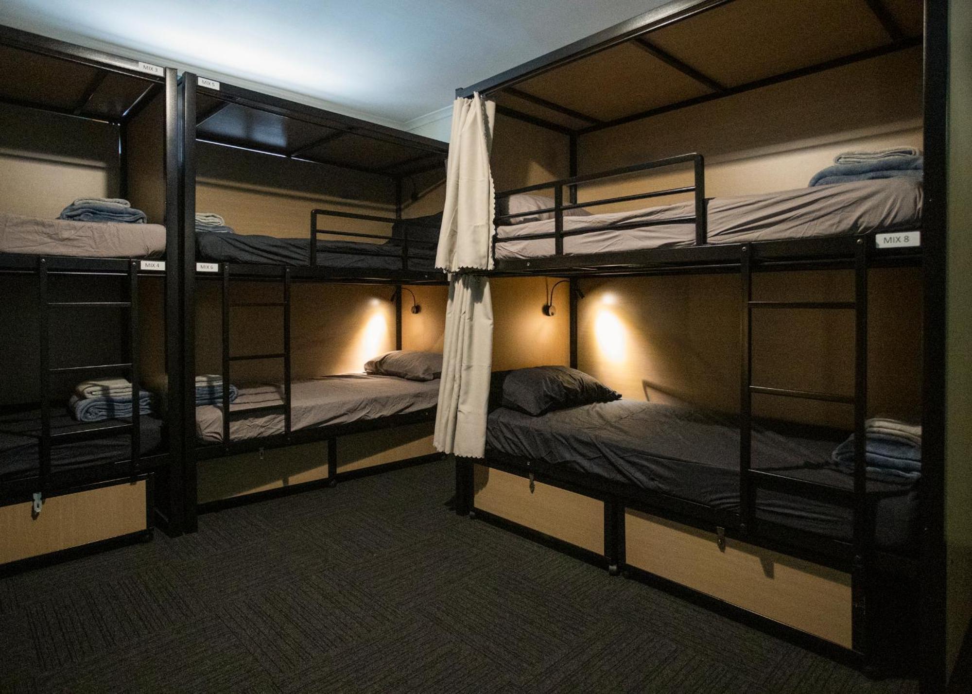 Base Camp Hostel アデレード エクステリア 写真