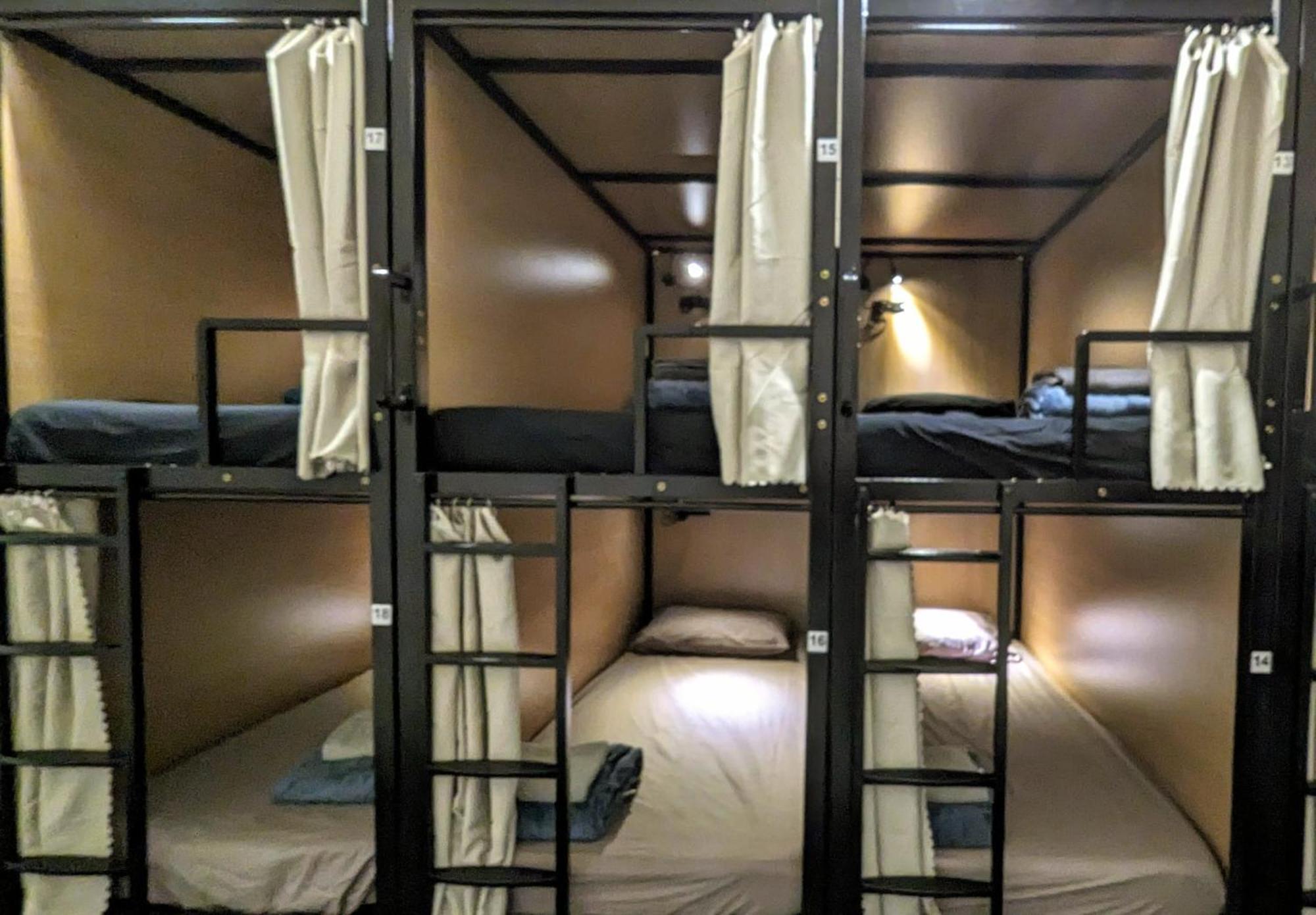 Base Camp Hostel アデレード エクステリア 写真