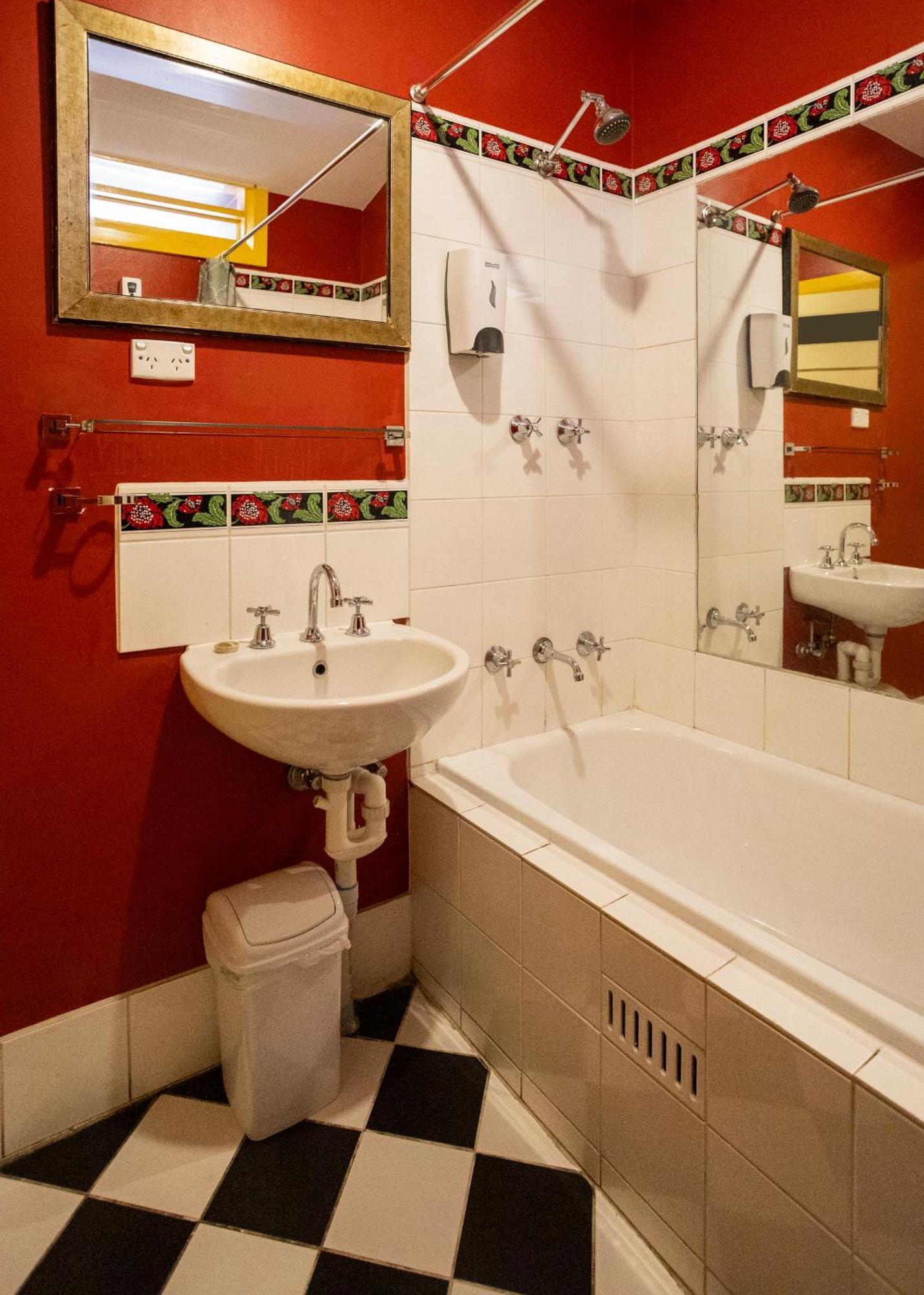 Base Camp Hostel アデレード エクステリア 写真