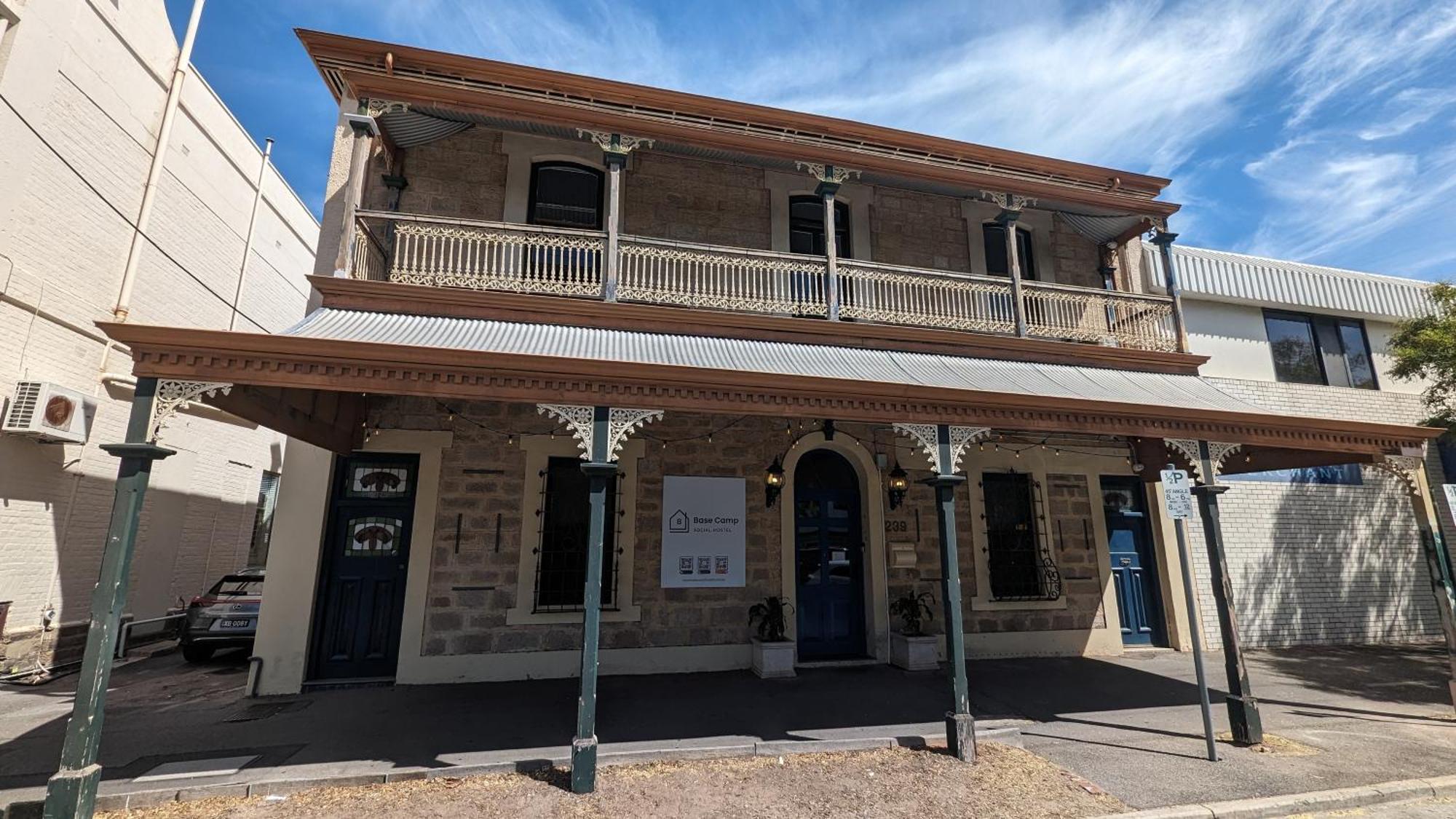 Base Camp Hostel アデレード エクステリア 写真